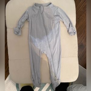Kyte baby zipper footie, 0-3mo. Fog